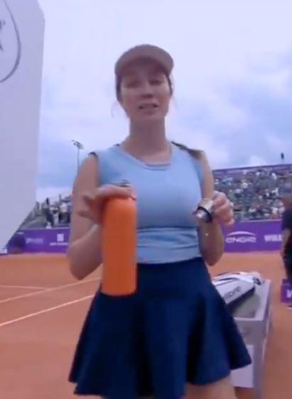 Tenis yıldızı, uygunsuz davranışta bulunan kameramana çıkıştı