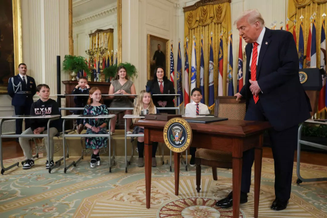 ABD'de bir federal yargıç, Trump'ın Eğitim Bakanlığı'nı kapatma kararını durdurdu