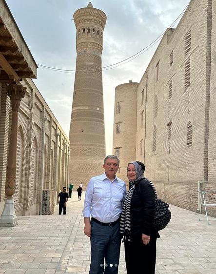 Gözlerden uzak yaşayan Abdullah Gül, gezide ortaya çıktı