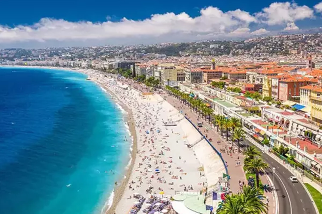 Cannes'da elektrik kesintisi paniği: Festival binası yedek enerjiye geçti