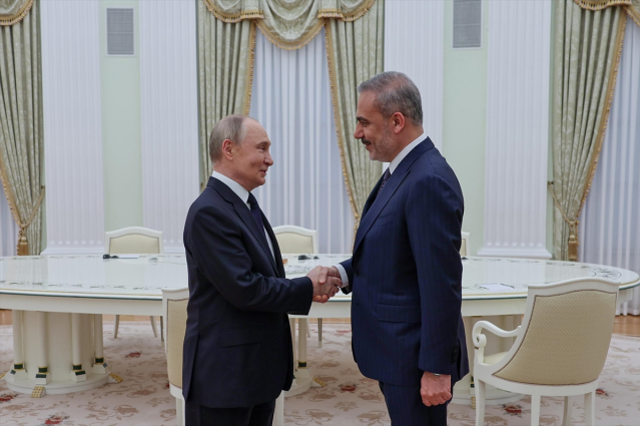 Dışişleri Bakanı Hakan Fidan, Rusya lideri Putin ile görüştü