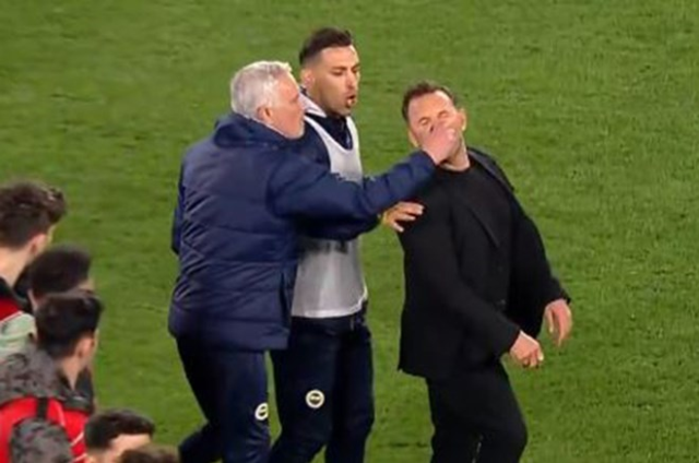 Okan Buruk: Mourinho hala ağlamaya devam ediyor