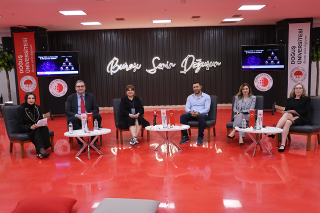 Yapay zeka panelini robot köpek bastı!
