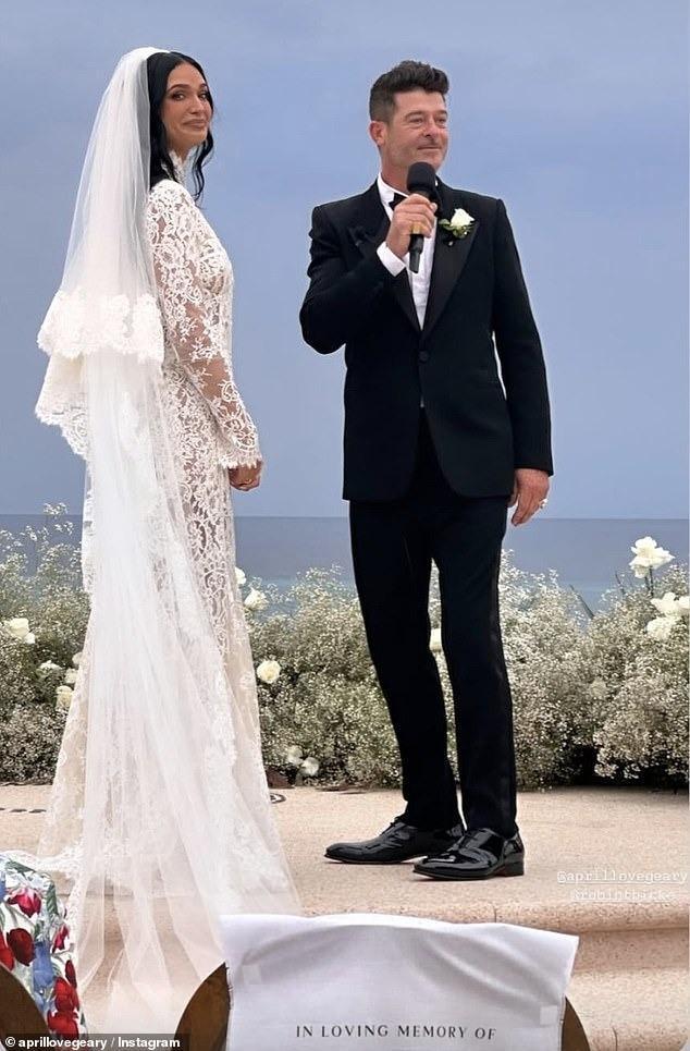 Robin Thicke ve April Love Geary, Meksika'da büyülü bir düğünle evlendi