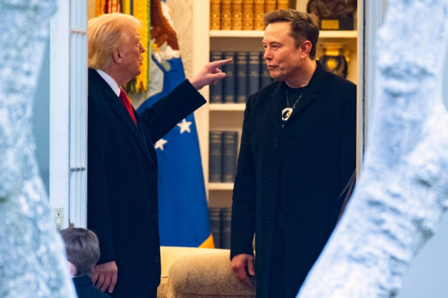 Trump'tan Elon Musk'a gözdağı: Demokratları desteklerse ciddi sonuçları olur!