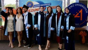 Akdeniz’in Beyaz Melekleri Hemşirelere Coşkulu Mezuniyet(2)_1498x999